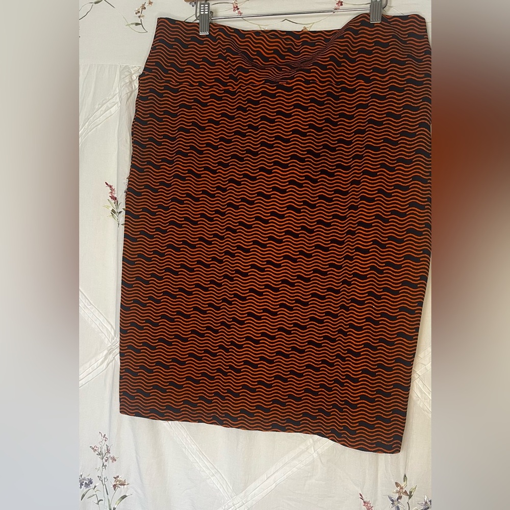 NWT LuLaRoe Navy and Orange Wave Pattern Skirt